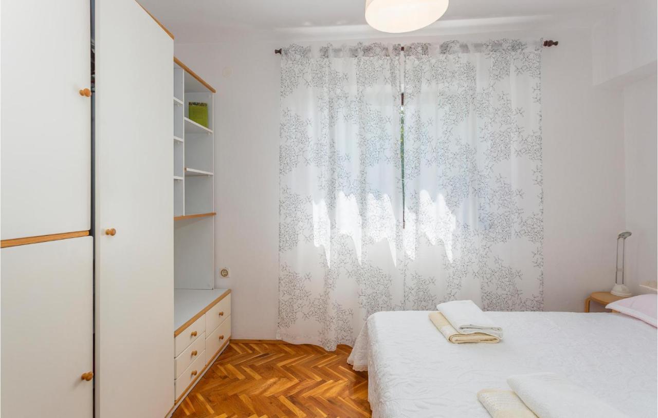 Beautiful Apartment In Omisalj With Kitchen Eksteriør billede
