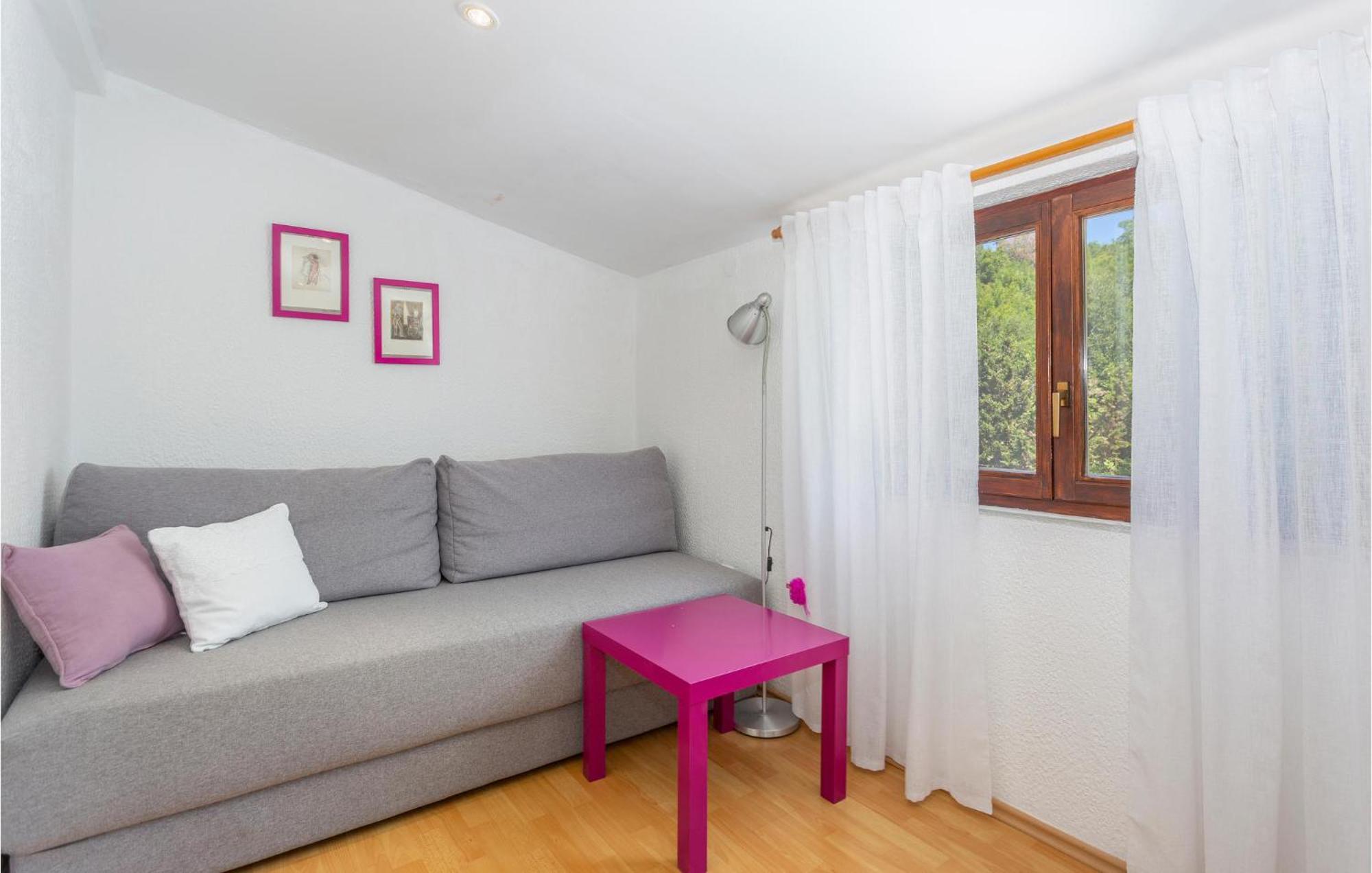 Beautiful Apartment In Omisalj With Kitchen Eksteriør billede